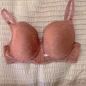 Lacy underwire bra size 40C